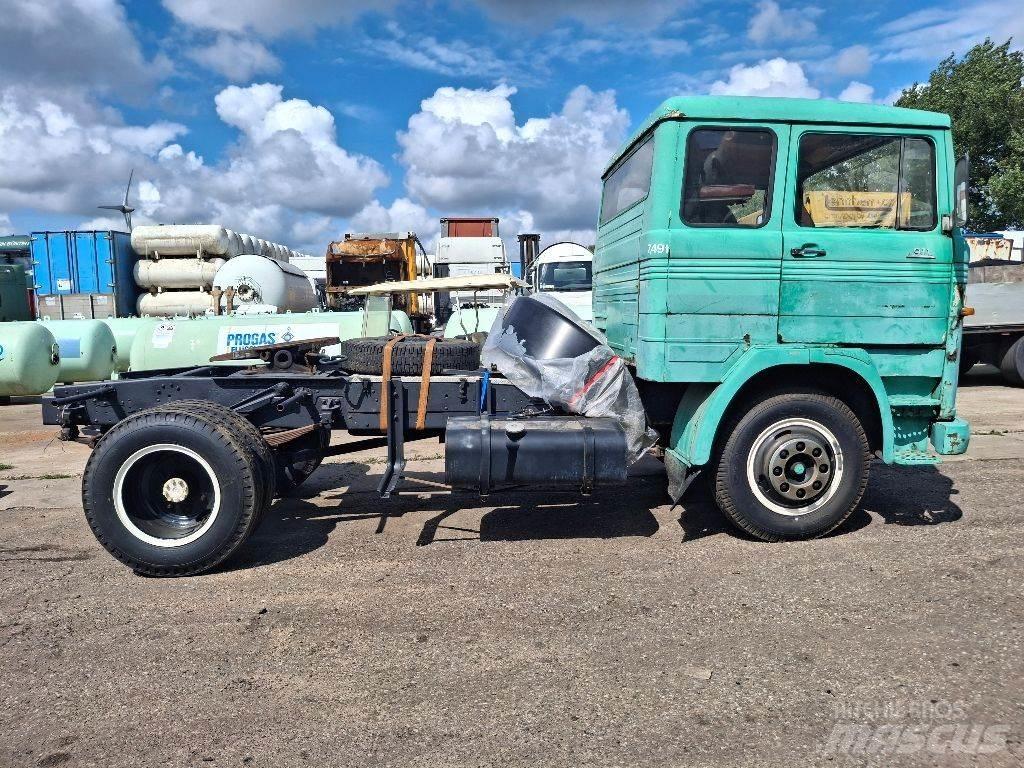 Mercedes-Benz 911 Conventional Trucks / Tractor Trucks