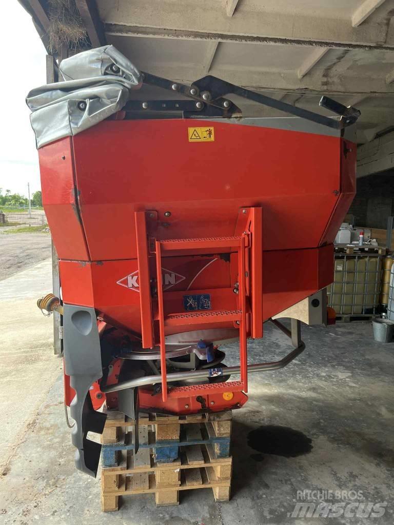 Kuhn 40.1W Mineral spreaders