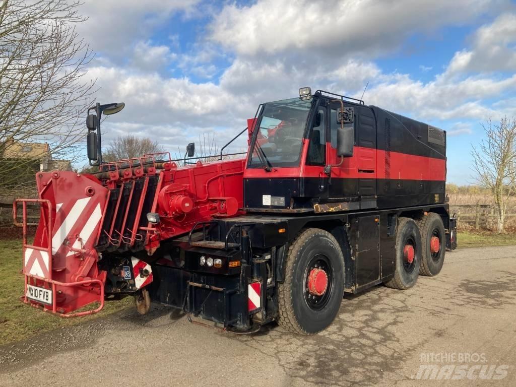 Grove GCK3045 Mobile and all terrain cranes