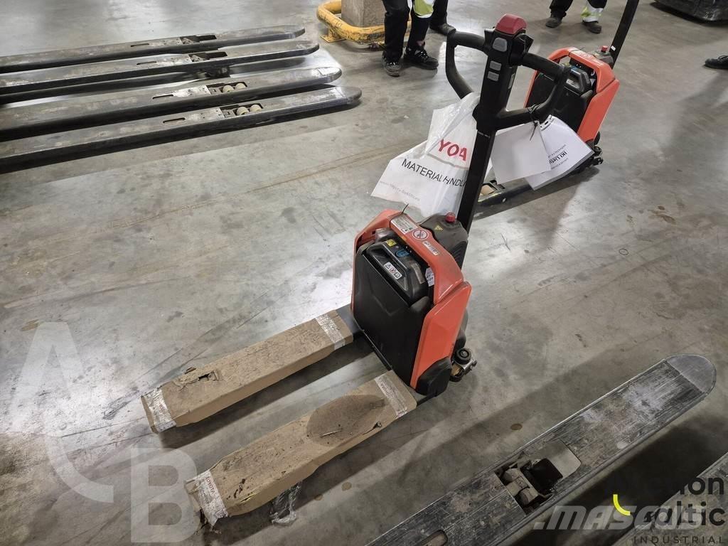 Toyota LHE130 Medium lift order picker