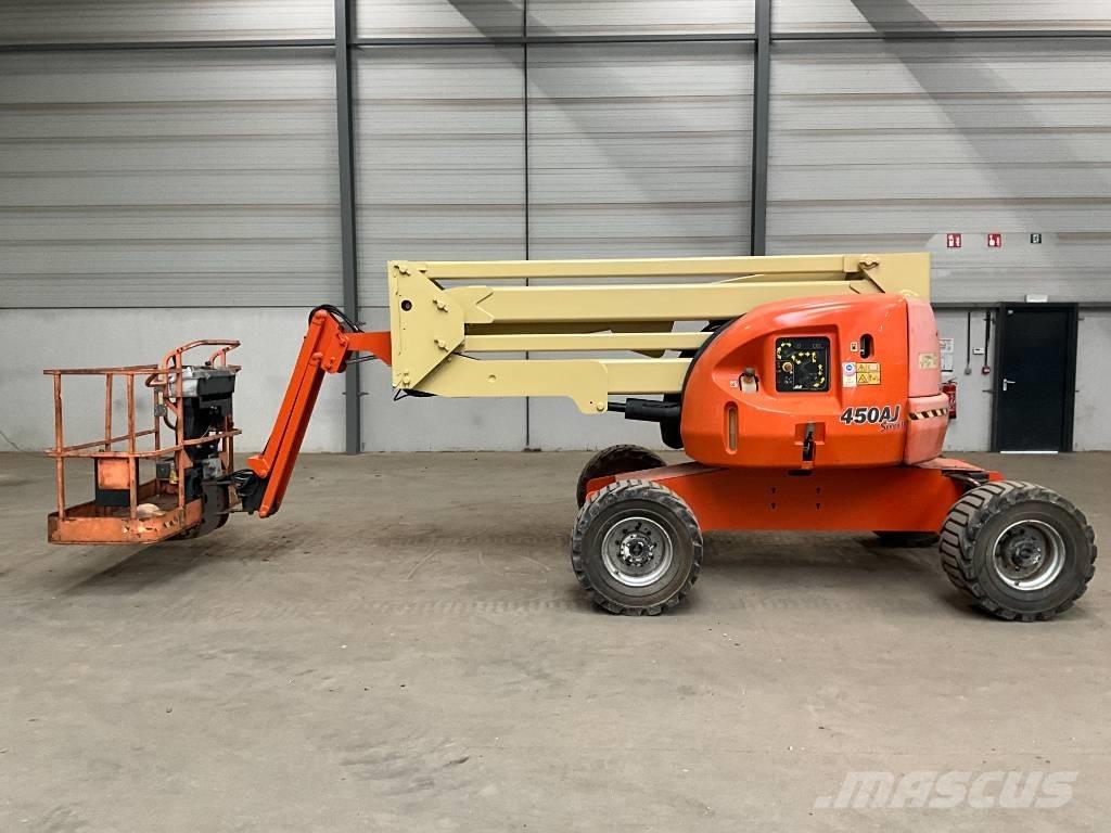JLG 450 AJ Articulated boom lifts