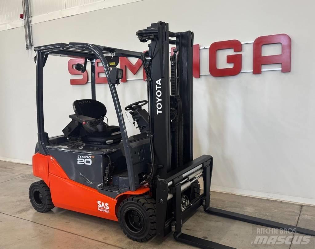 Toyota 10898 8FBM20T Electric Forklifts