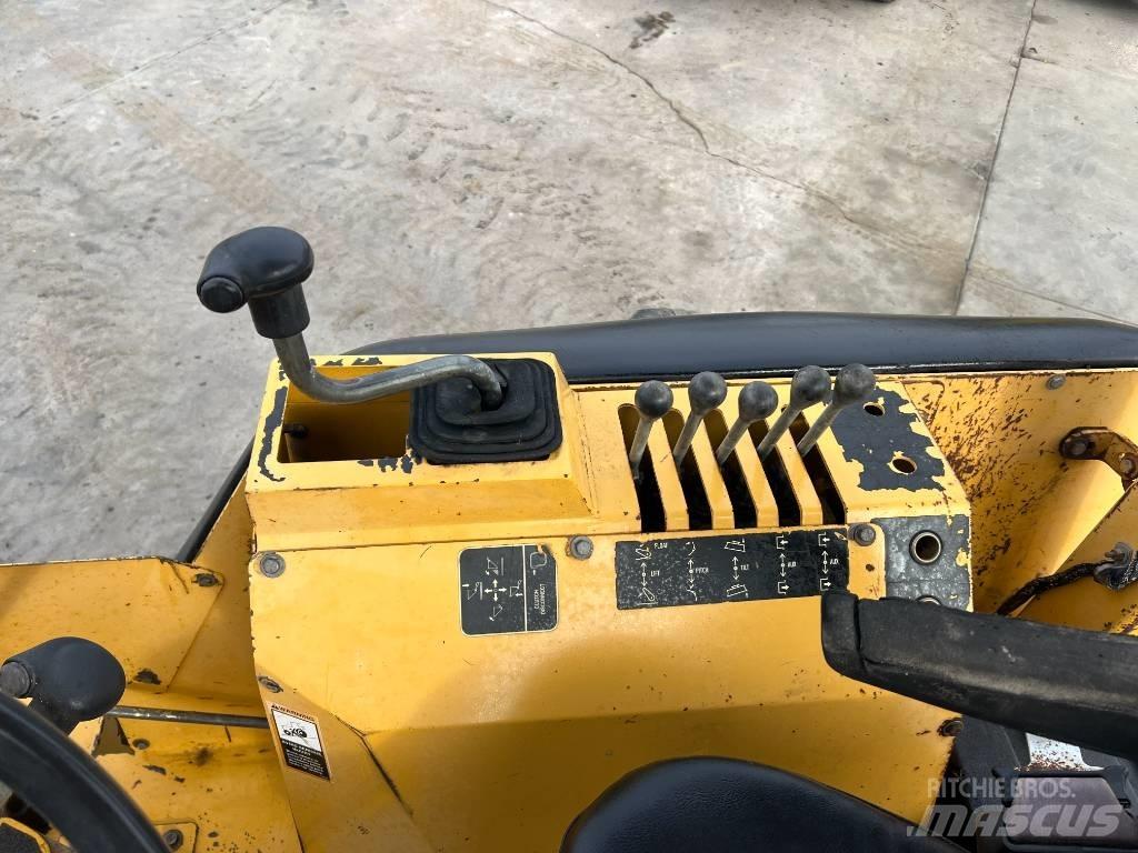John Deere 210 LE Front Loaders