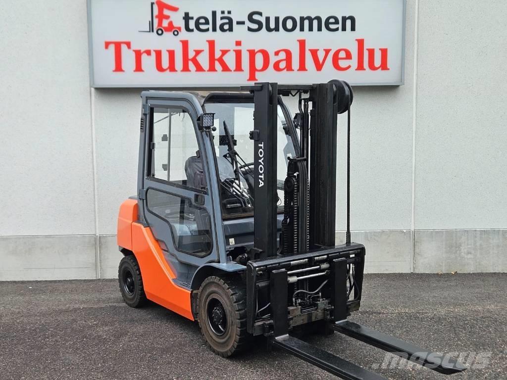 Toyota 02-8 FDF 25 Diesel Forklifts