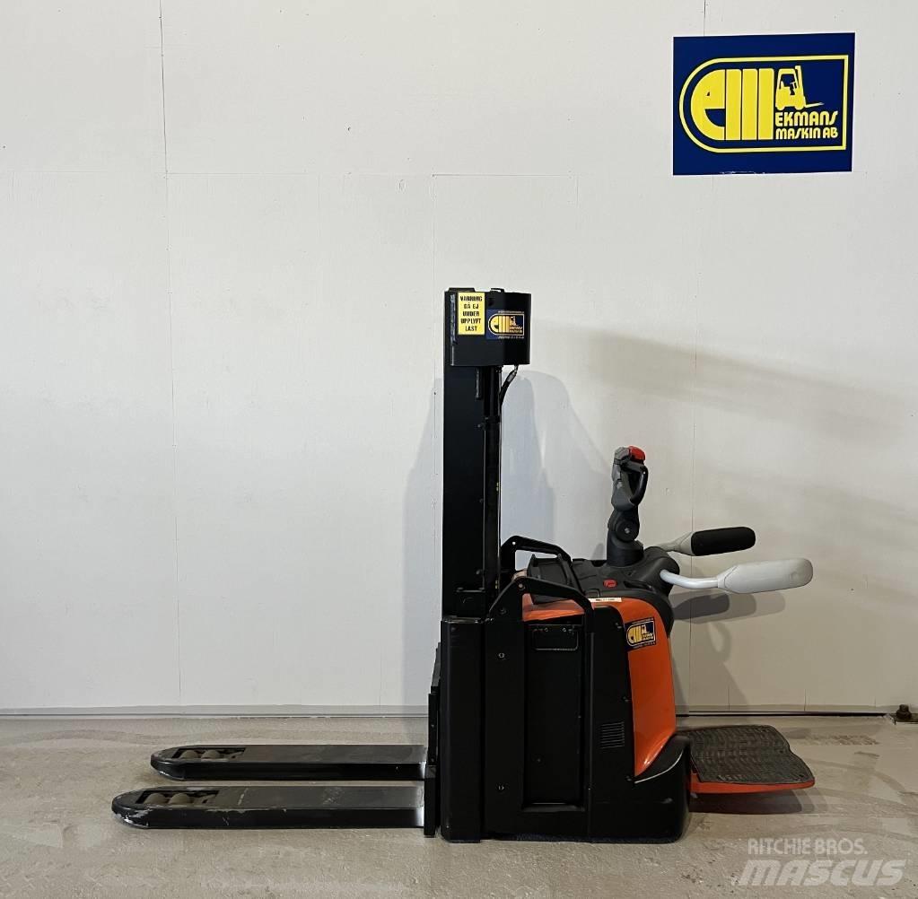 BT truck SPE 160L Pedestrian stacker