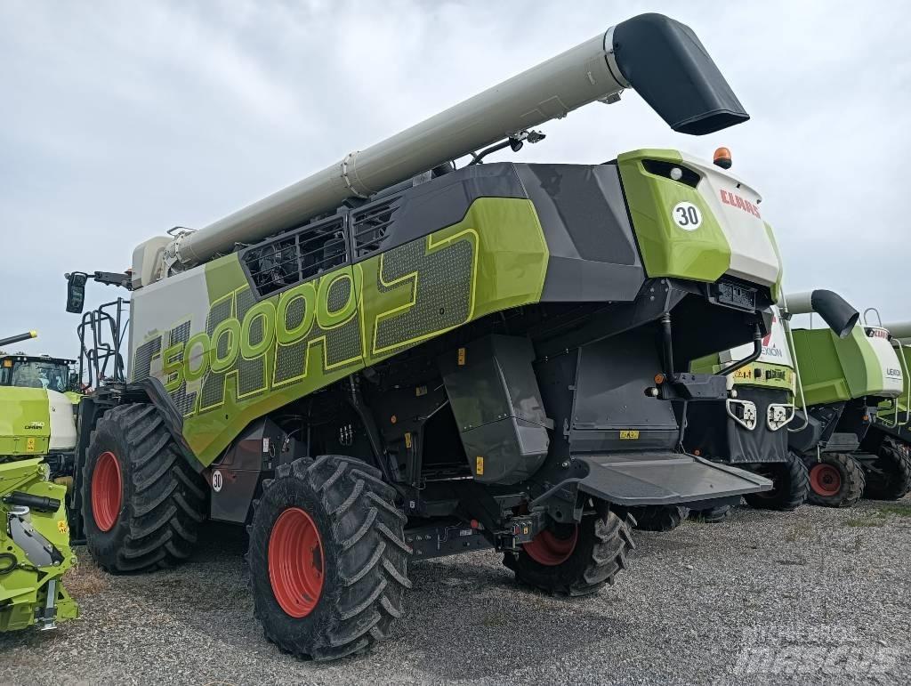 CLAAS TRION 750 Combine Harvesters