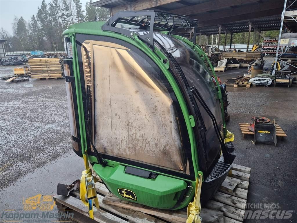 John Deere 1270G Cabins and interior