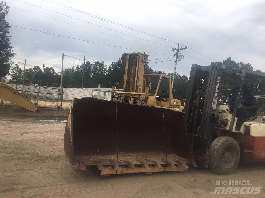 CAT loader Buckets