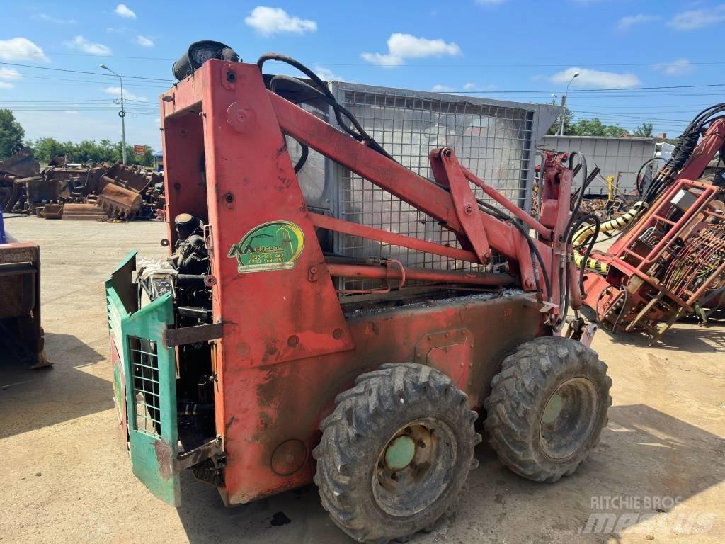 Unirak 600 Skid Steer Loaders
