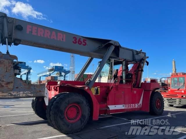 CVS Ferrari F365.5 Reach Stackers