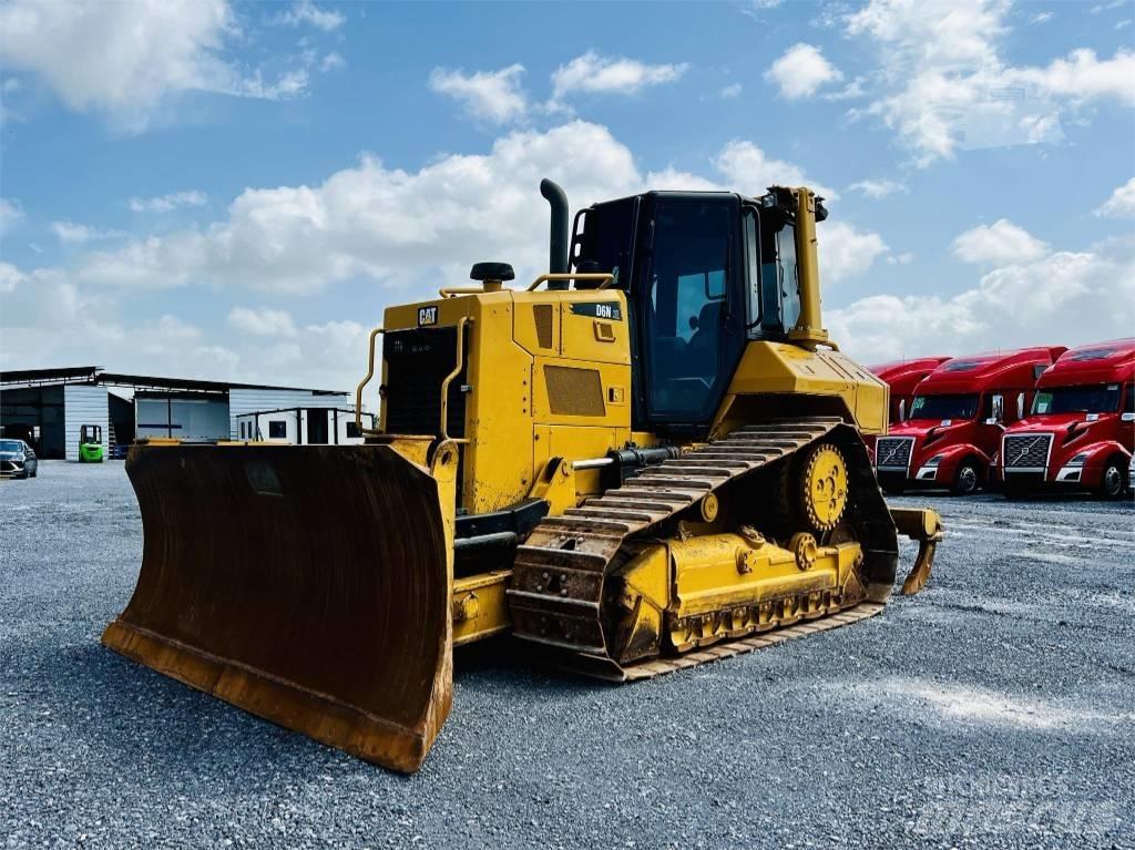 CAT D 6 N XL Crawler dozers