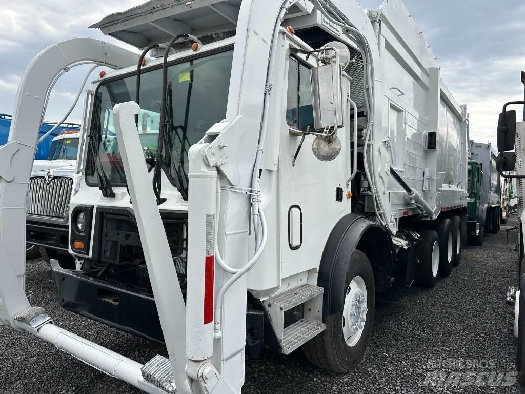 Mack MRU613 Garbage Trucks / Recycling Trucks