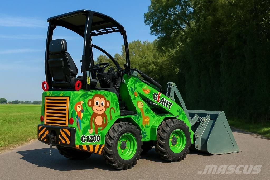 GiANT 1200 Wheel Loaders