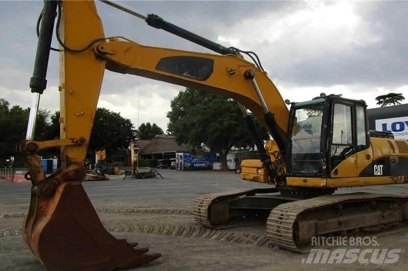 CAT 324D Mini Excavators <7t (Mini Diggers)