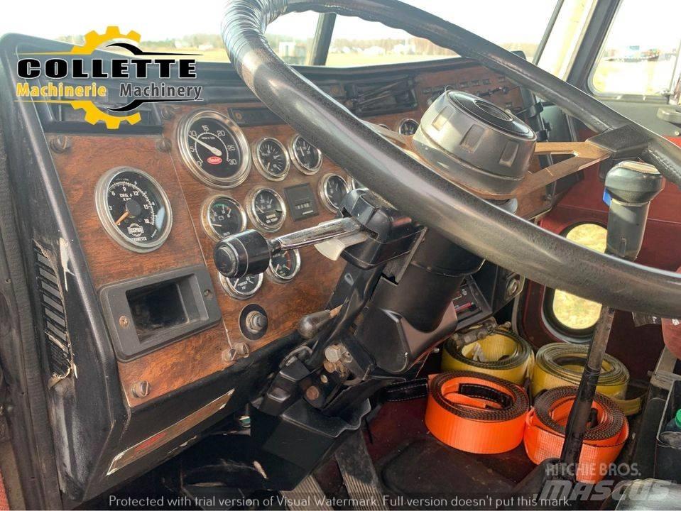 Peterbilt 379 Vertical mast lifts