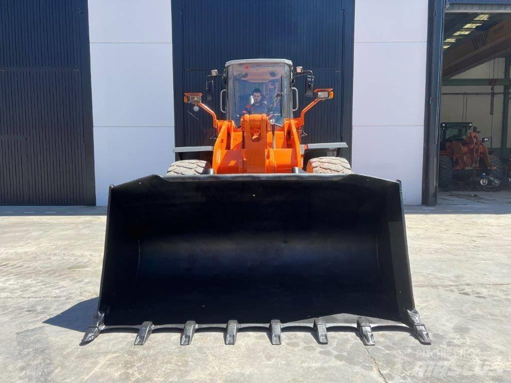 Hitachi LX 210 E Wheel Loaders
