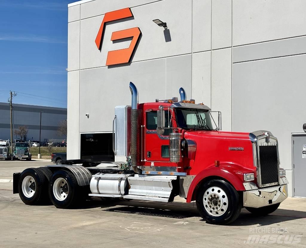 Kenworth W 900 Conventional Trucks / Tractor Trucks