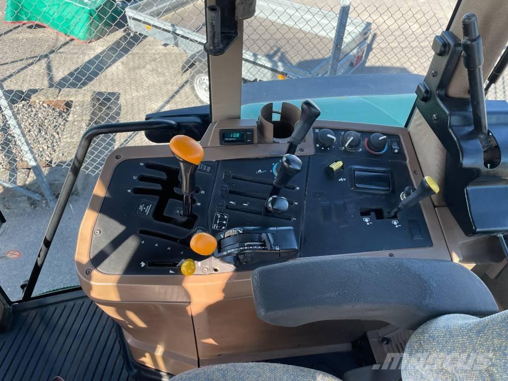 John Deere 7710 Tractors