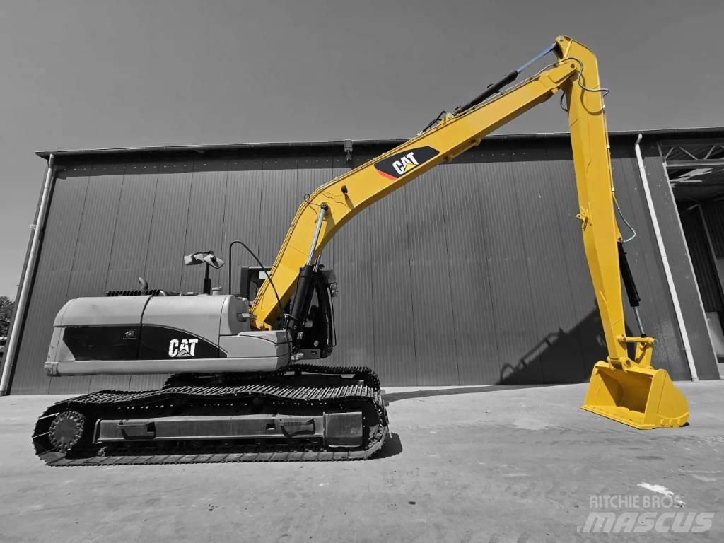 CAT 320 GC 18m Set Backhoes