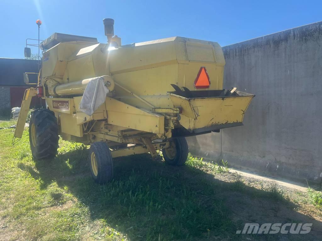 New Holland 8050 Combine Harvesters