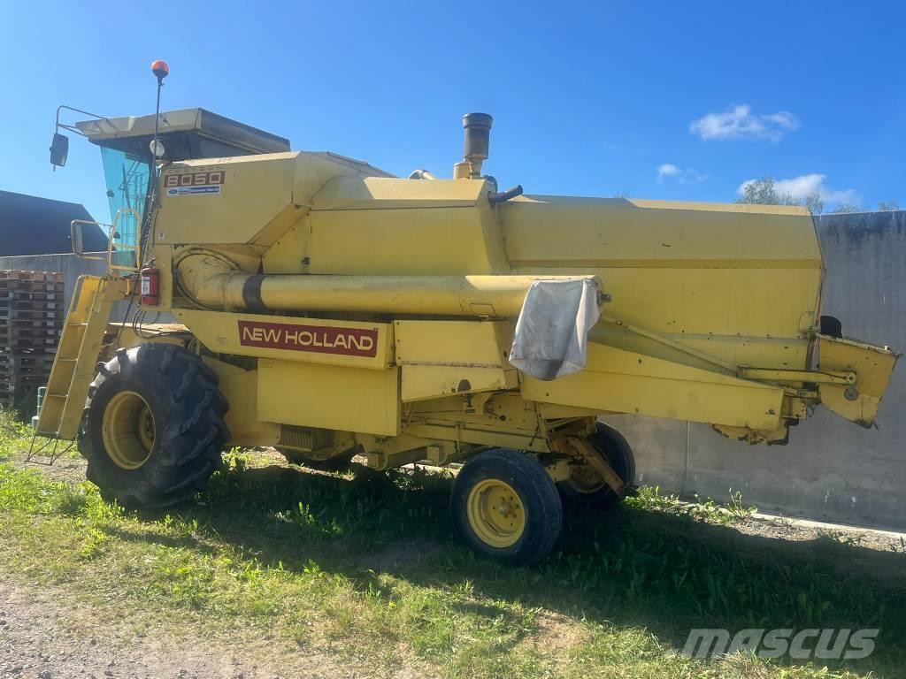 New Holland 8050 Combine Harvesters