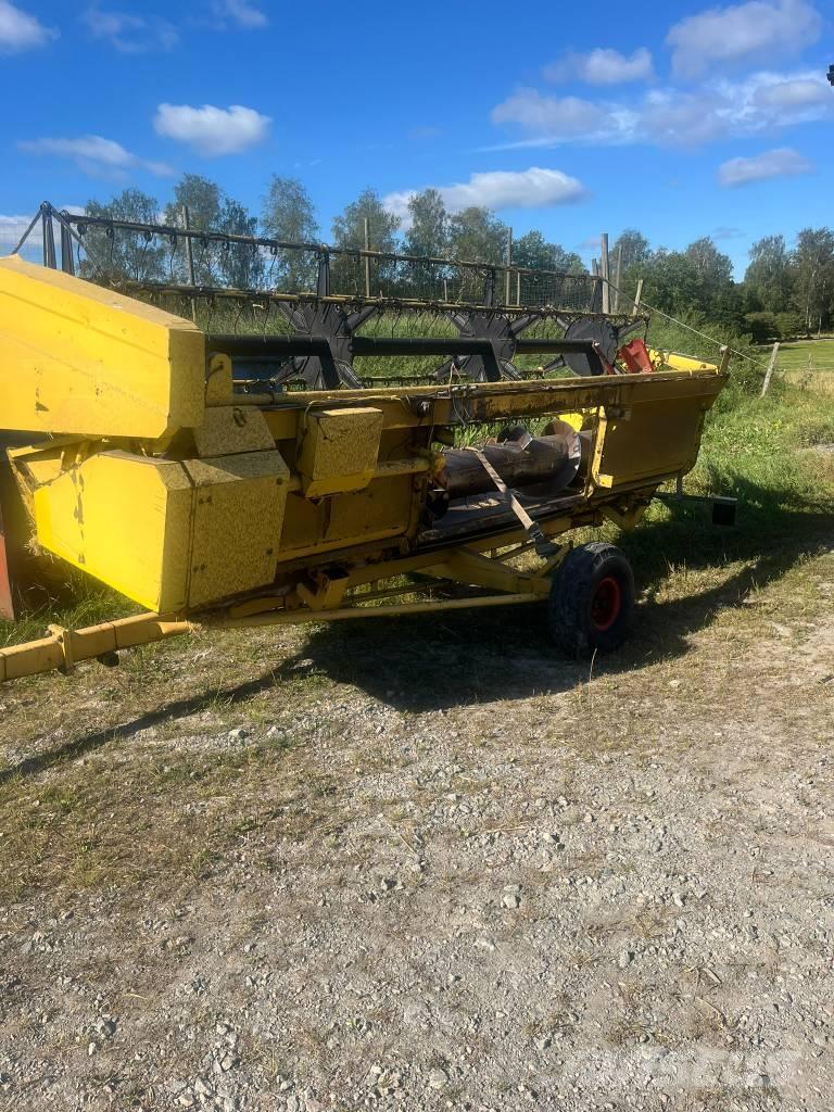 New Holland 8050 Combine Harvesters