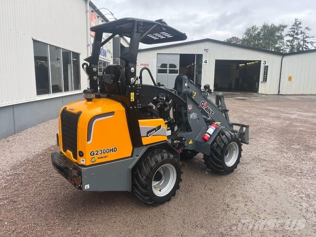 GiANT G 2300 HD Multi purpose loaders