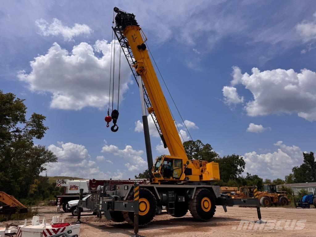 Grove RT 9130 E-2 Rough Terrain Cranes