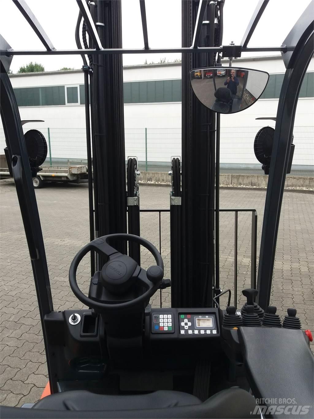 Toyota 8FBMK20T Electric Forklifts