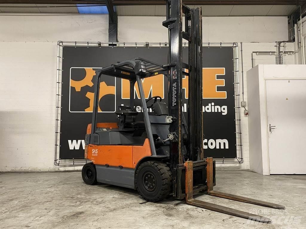 Toyota 7FBMF25 Electric Forklifts