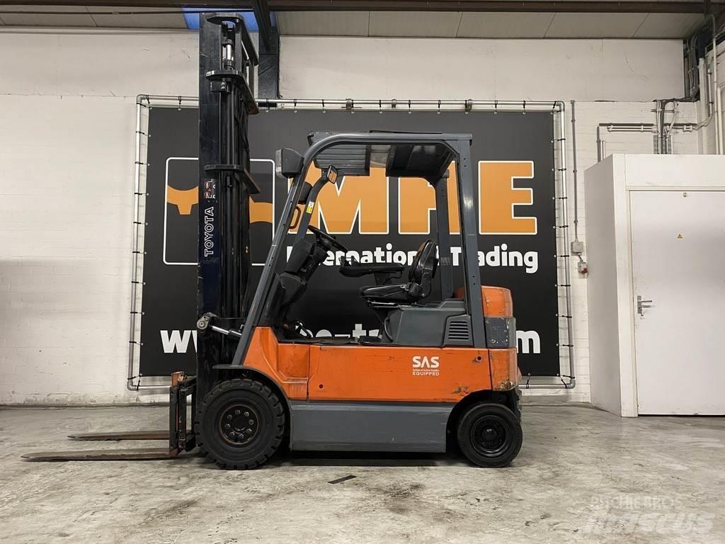 Toyota 7FBMF25 Electric Forklifts