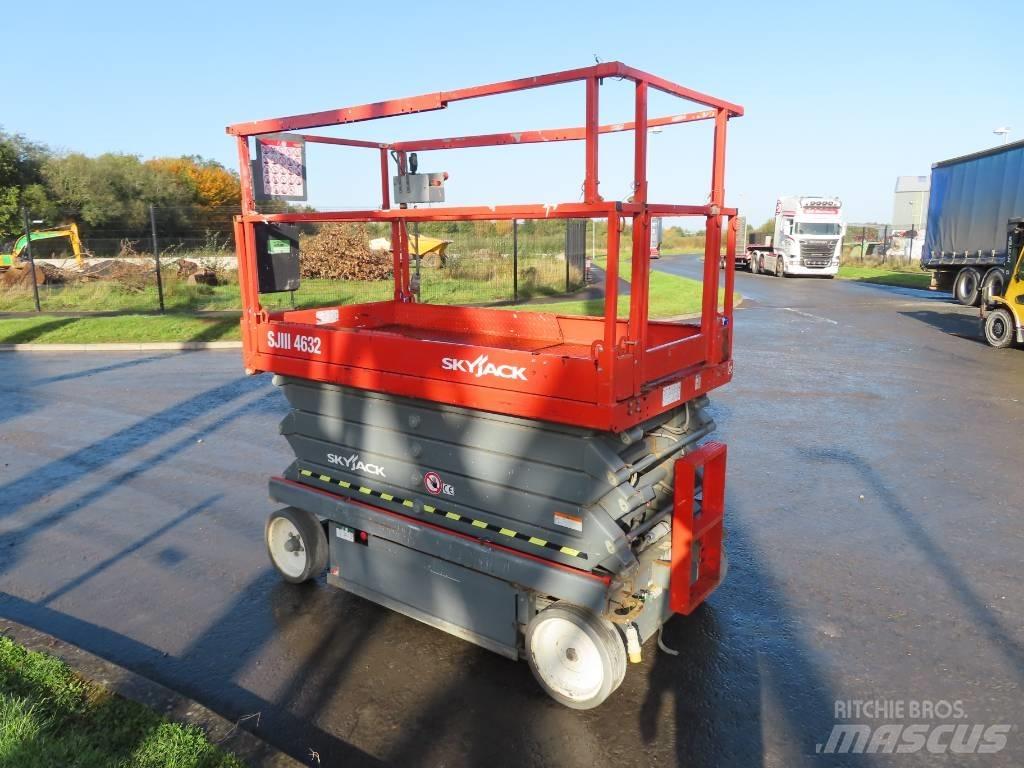 SkyJack SJ III 4632 Scissor Lifts