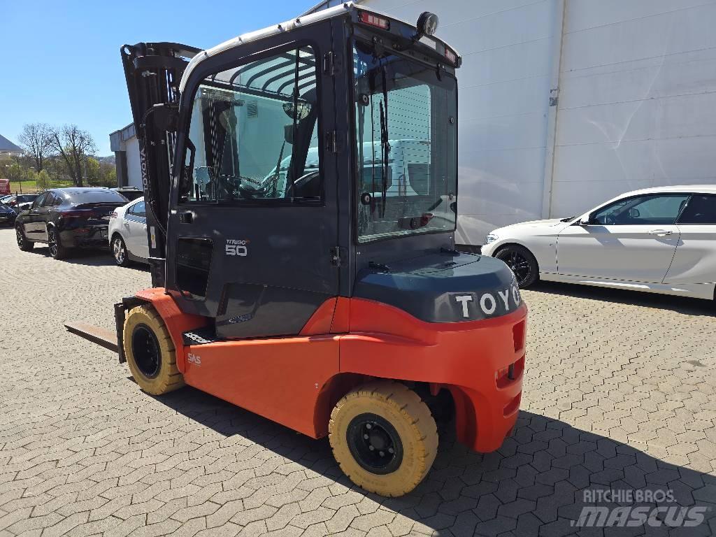 Toyota Traigo 80 Electric Forklifts