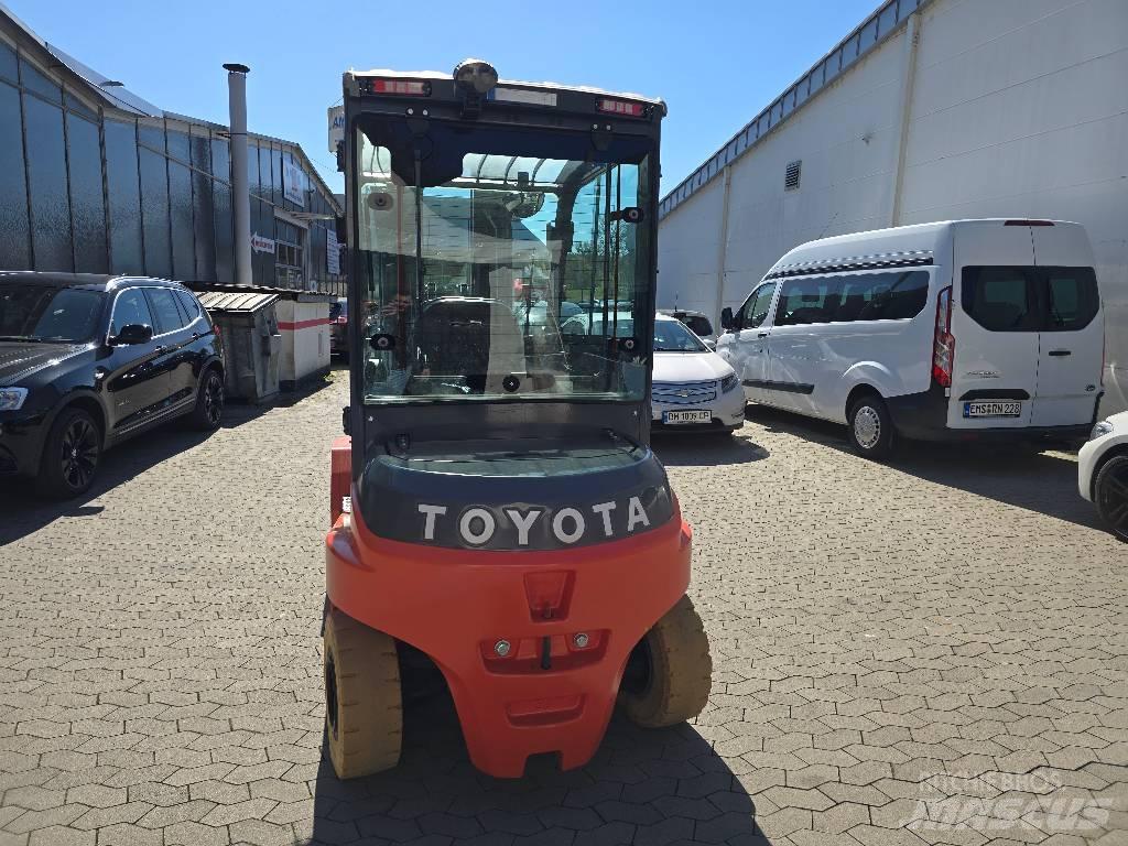 Toyota Traigo 80 Electric Forklifts