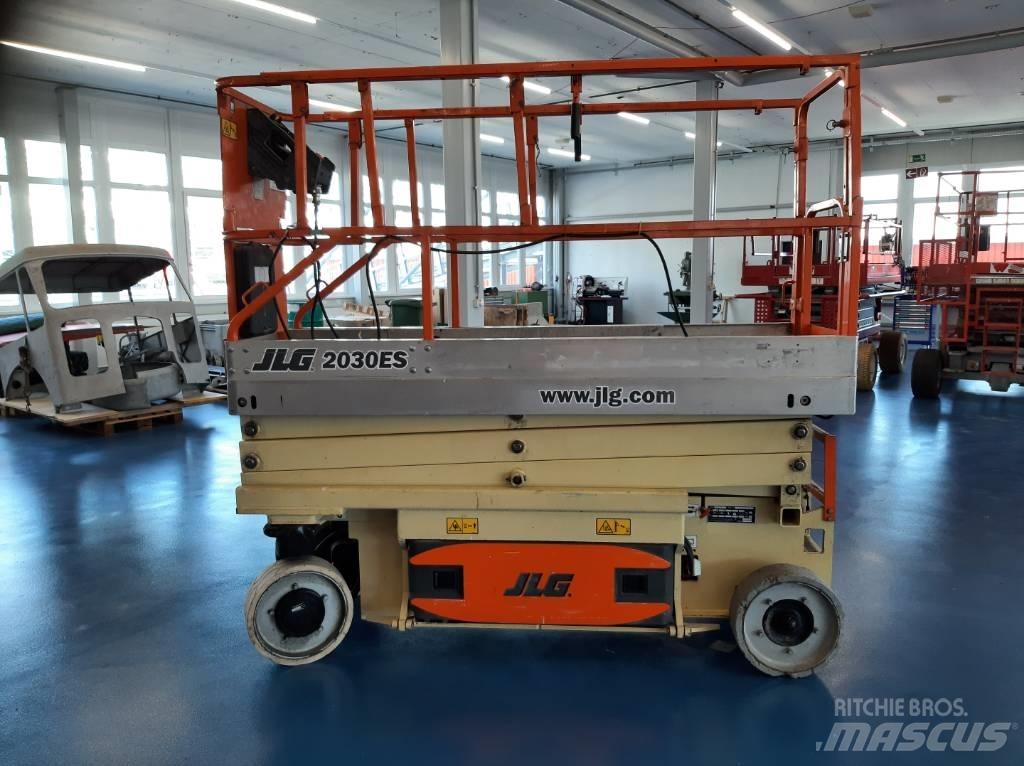 JLG 2030 ES Scissor Lifts