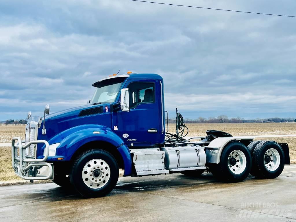 Kenworth T 880 Conventional Trucks / Tractor Trucks