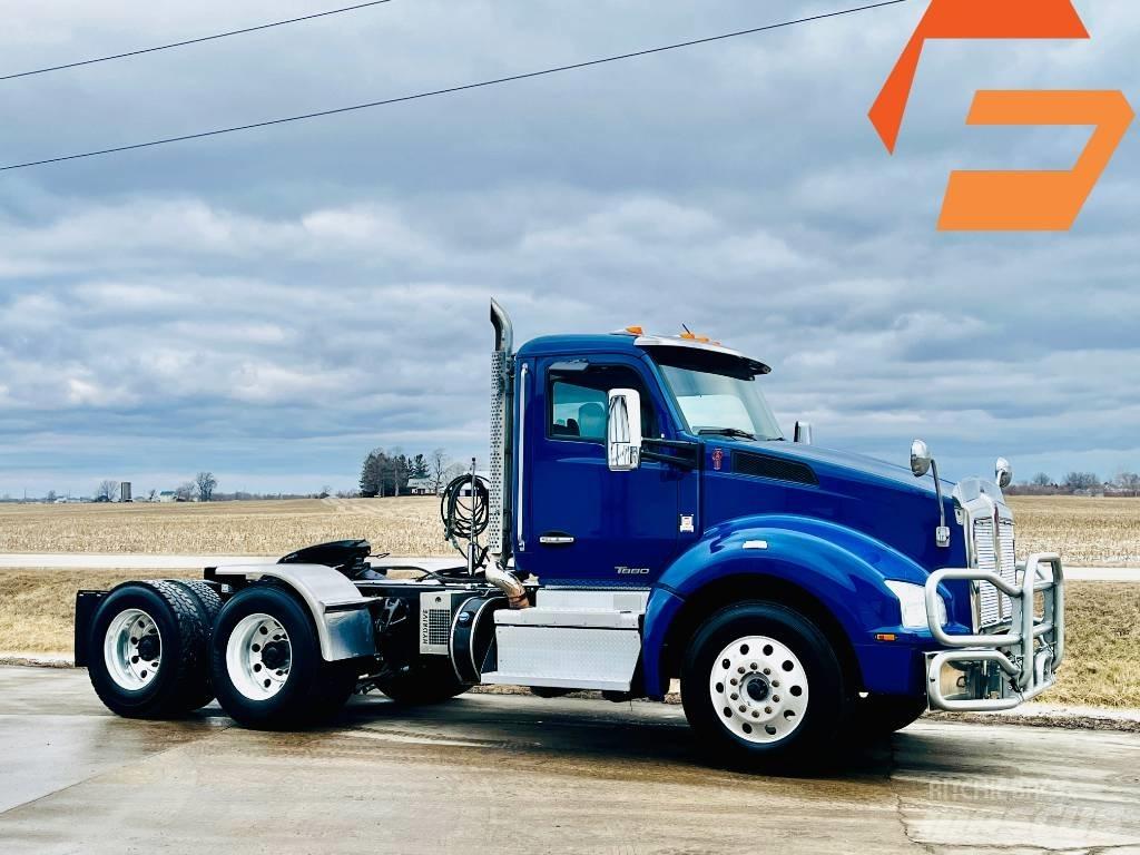 Kenworth T 880 Conventional Trucks / Tractor Trucks