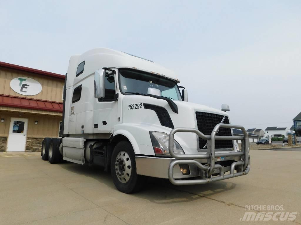 Volvo VNL Tractor Units