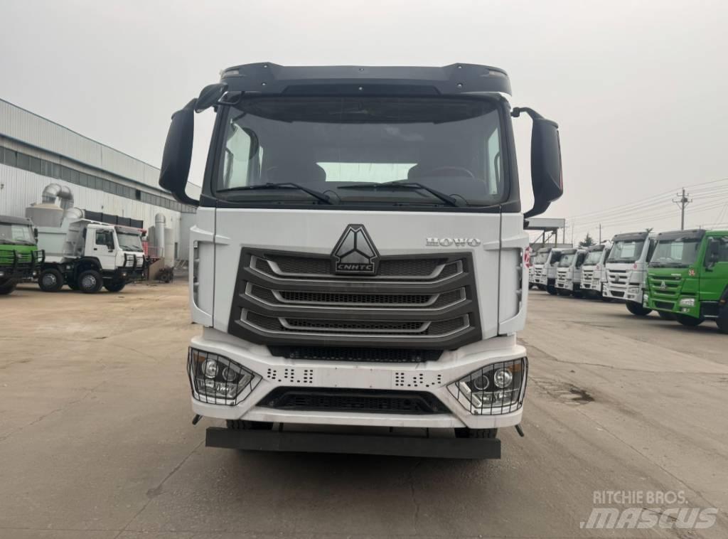 Howo NX Conventional Trucks / Tractor Trucks