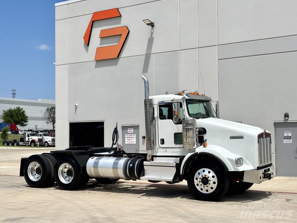 Kenworth T 800 Conventional Trucks / Tractor Trucks