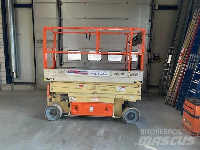 JLG 2030 ES Scissor Lifts