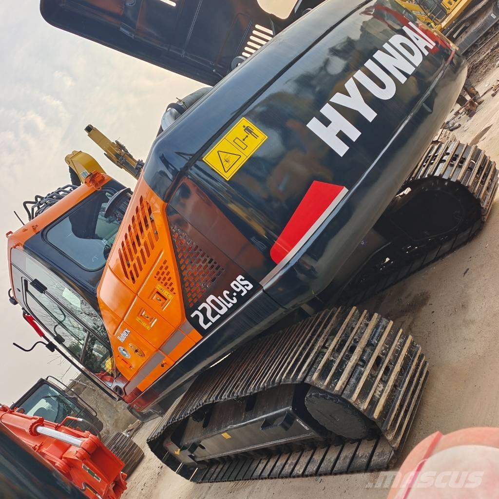 Hyundai 220LC Crawler excavators