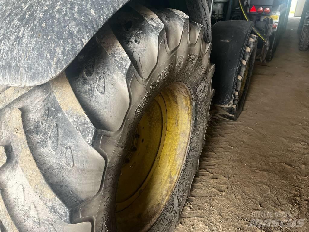 John Deere 6820 Tractors