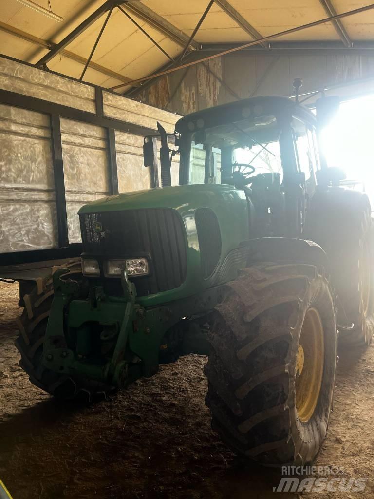 John Deere 6820 Tractors