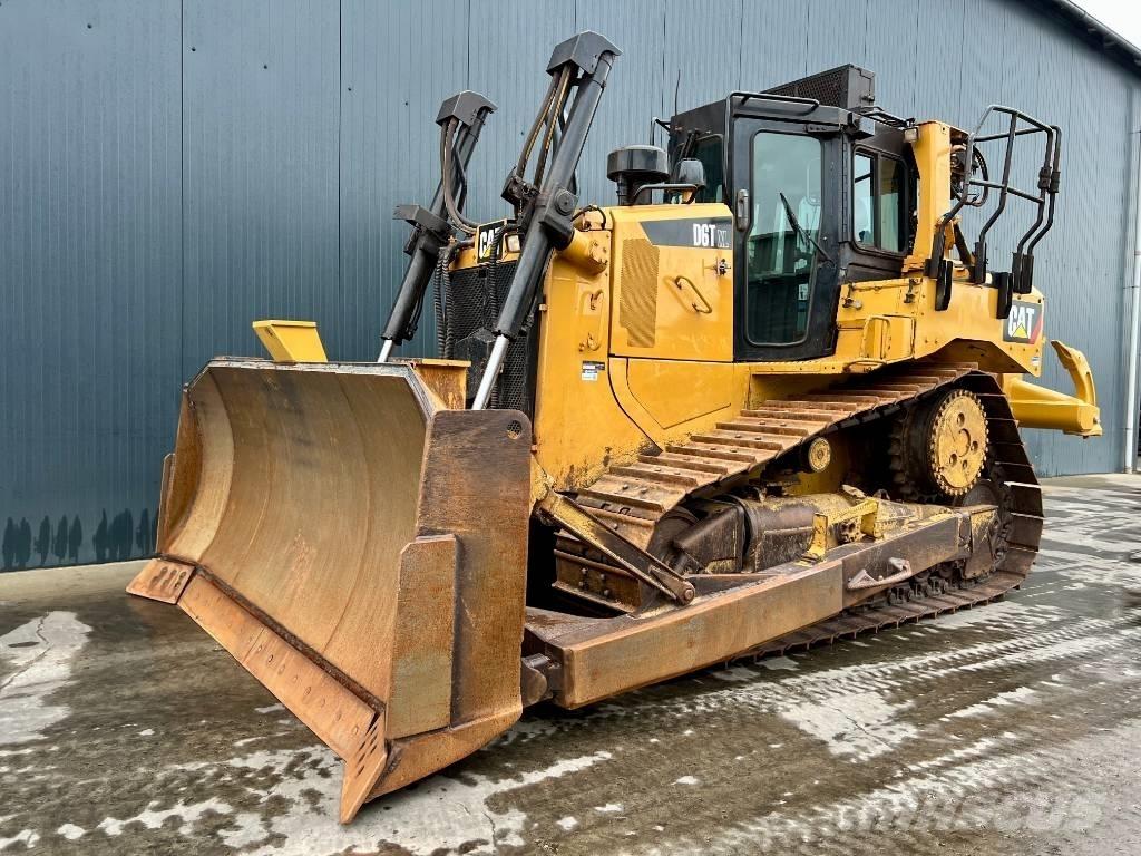 CAT D6T XL Crawler dozers