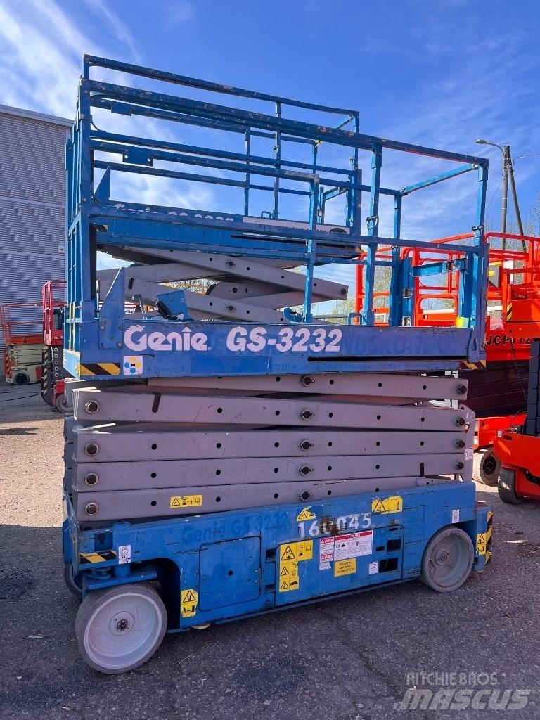 Genie GS 3232 Scissor Lifts