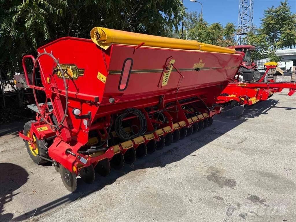 Väderstad RD400S Farm Drills