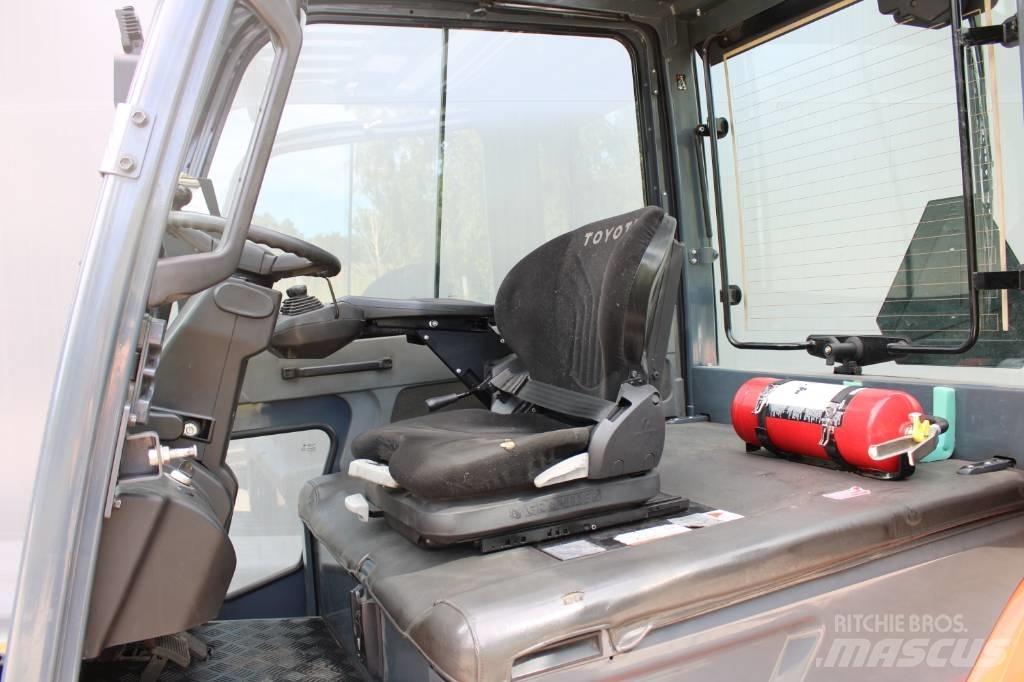 Toyota 8FBMT40 Electric Forklifts