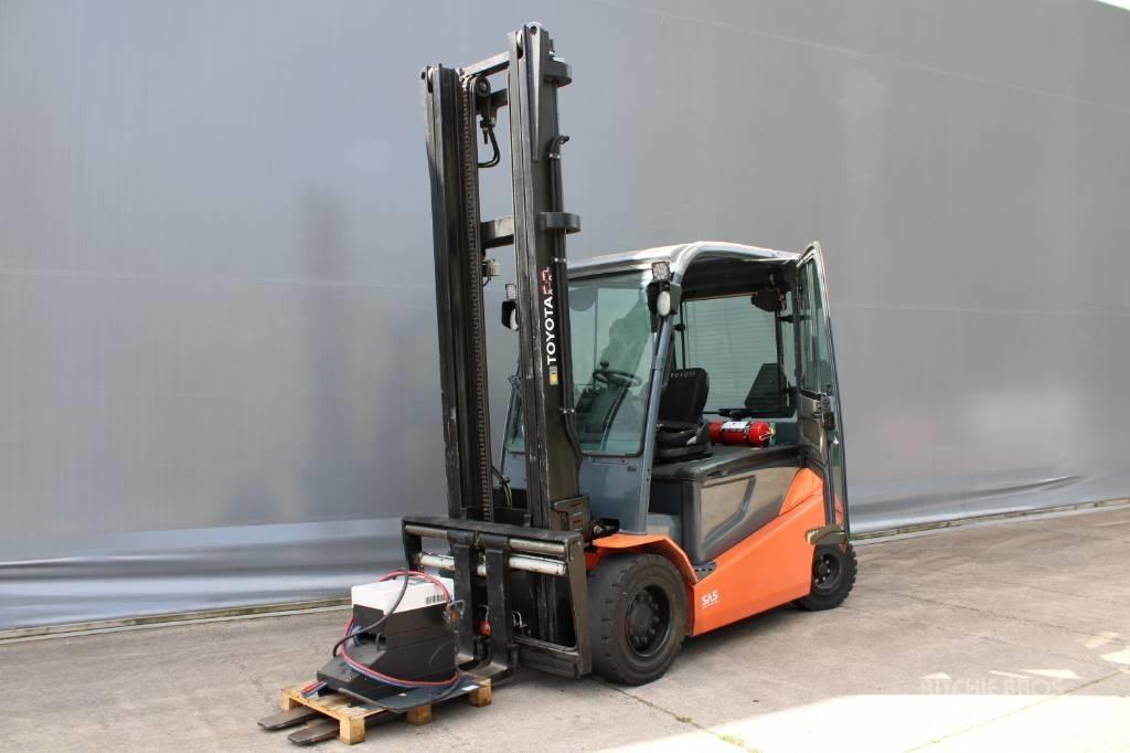 Toyota 8FBMT40 Electric Forklifts