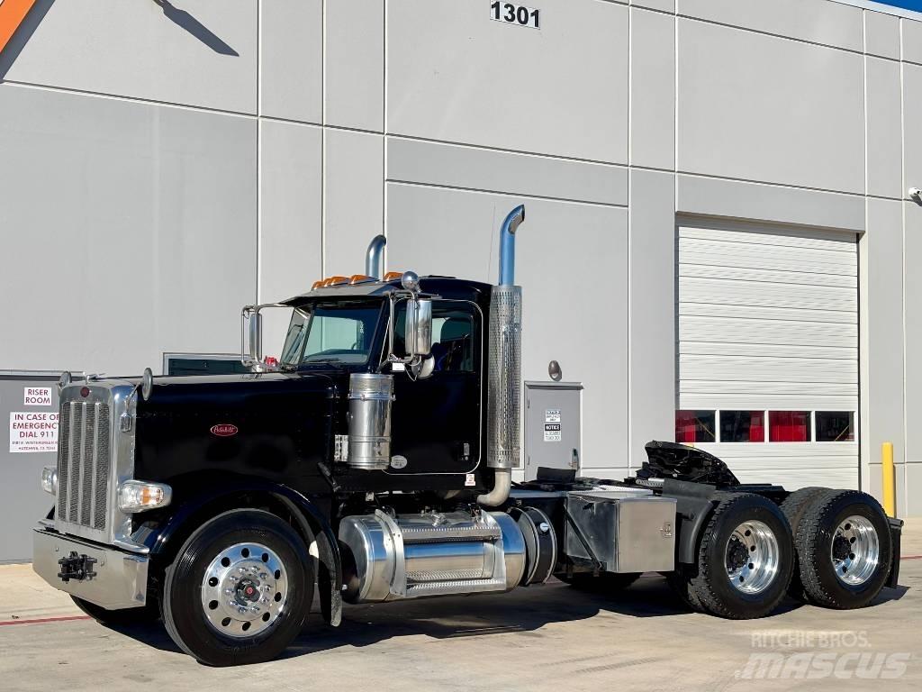 Peterbilt 389 Conventional Trucks / Tractor Trucks